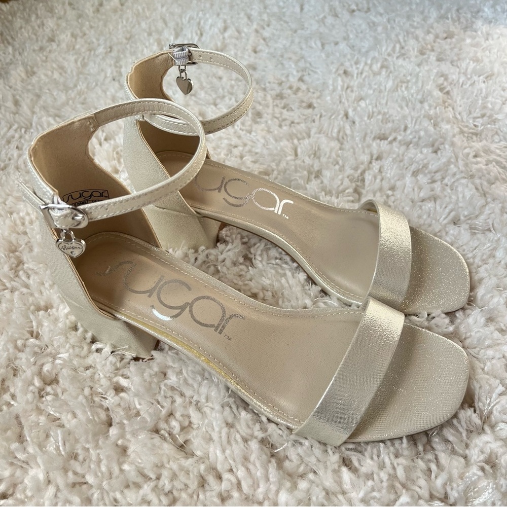 NWOT shimmery heels